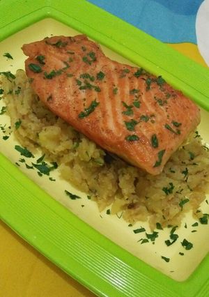 Foto resep Pan seared Salmon with mashed Potatos ala