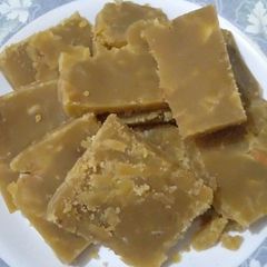 Chanay ki dal ka tukri halwa A picture of Chanay ki dal ka tukri halwa.