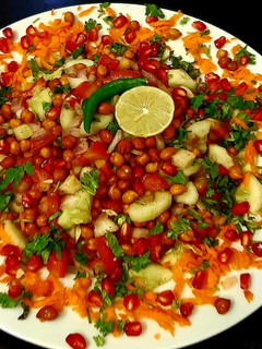 वेज काला चना चाट (veg kala chana chaat recipe in Hindi) रेसिपी मुख्य फोटो