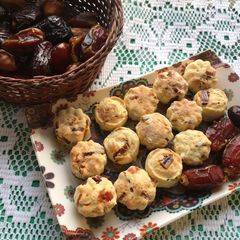 A picture of Date cookies.
