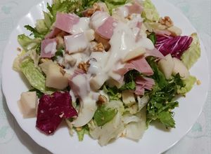 Foto principal de Ensalada fresca con aderezo de kéfir (4)