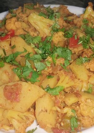 A picture of Spicy Potato and Cauliflower (Aloo Gobhi ki masaledar sabzi recipe).