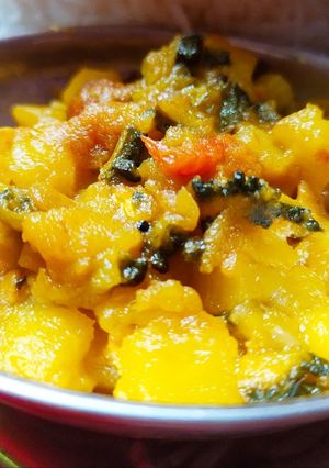 উচ্ছে চচ্চড়ি (ucche chorchori recipe in Bengali) রেসিপির প্রধান ছবি