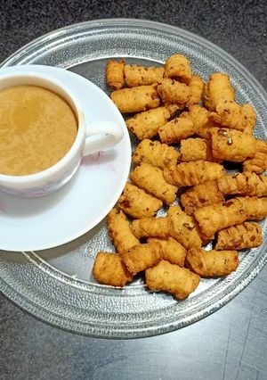 રવા ટ્વીસ્ટર (Rava Twister Recipe In Gujarati) રેસીપી મુખ્ય ફોટો
