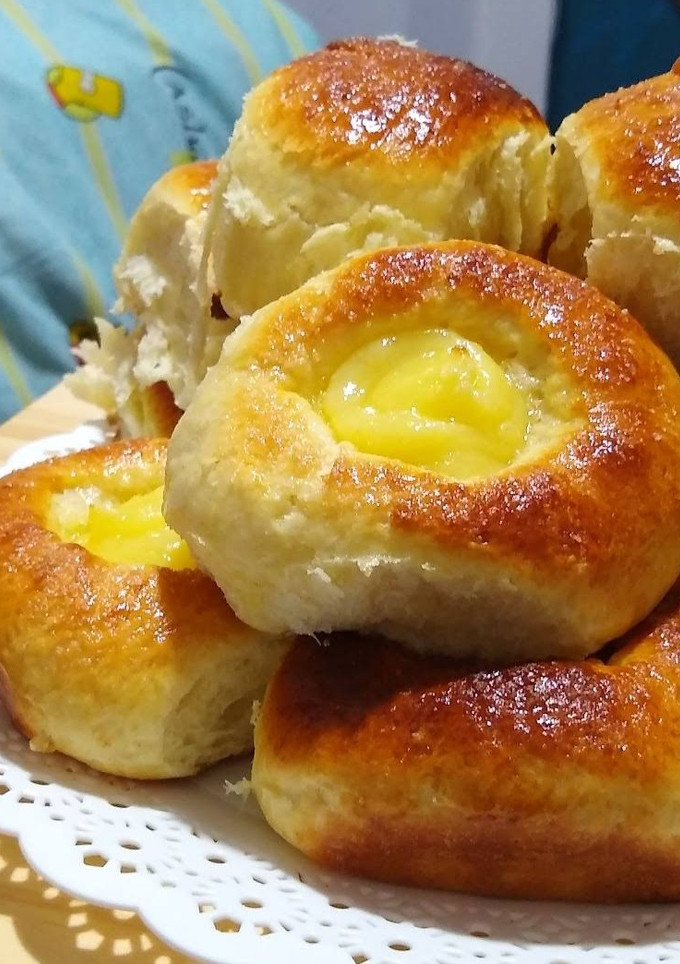 Una foto de Facturas con crema pastelera