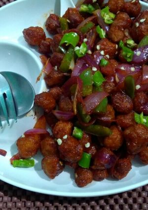 A picture of Soya chunks munchurian.