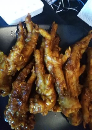 A picture of Yummy Chicken feet.