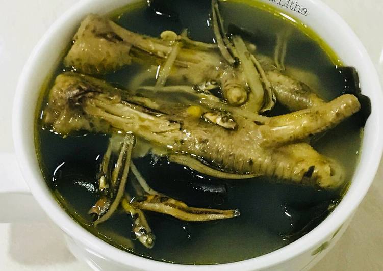 Sup rumput laut dan cakar ayam