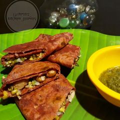 A picture of Beetroot cheela/dosa/pancakes.