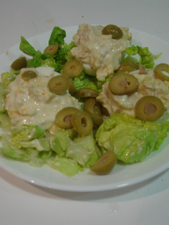 Una foto de Huevos rellenos de atún y aceitunas