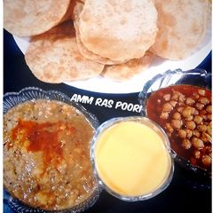 A picture of Ammras poori.