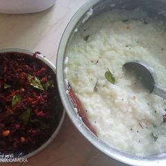A picture of Beetroot curry.