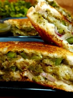 ঘুগরা স্যান্ডউইচ (ghugra sandwich recipe in Bengali) রেসিপির প্রধান ছবি