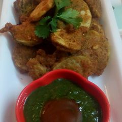A picture of Green moong daal pakode.