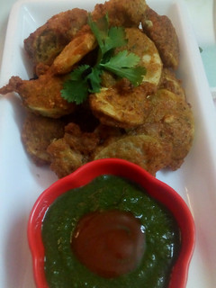 A picture of Green moong daal pakode.