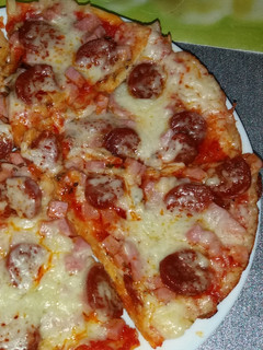 Una foto de Pizza sin horno / sin levadura de panadería