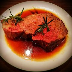 A picture of Mike's 5 Way Juicy Prime Rib.