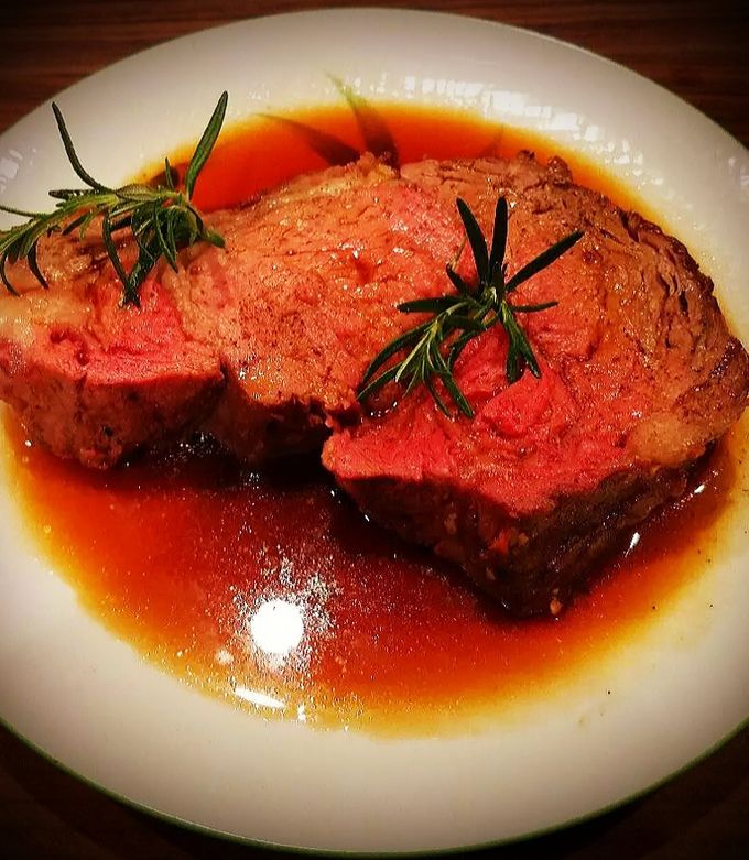 A picture of Mike's 5 Way Juicy Prime Rib.