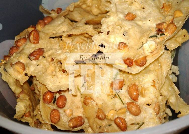  Resep  Peyek  kacang  tanah renyah  tanpa  santan  oleh Tere 