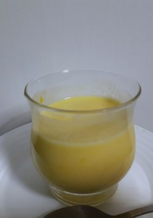 A picture of Mango - avocado smoothie.