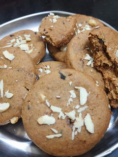 கோதுமை பிஸ்கட்(wheat biscuit recipe in tamil) செய்முறை முக்கிய புகைப்படம்
