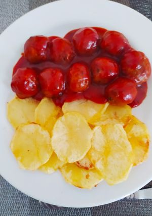Una foto de Albóndigas de arroz con tomate (Receta vegetariana)