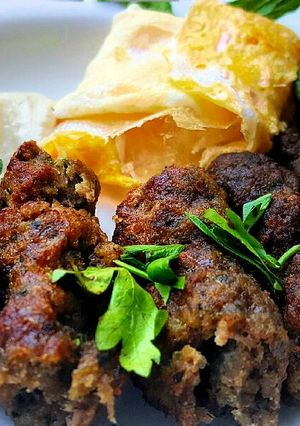 A picture of Kofta and Eggs for Dieting.