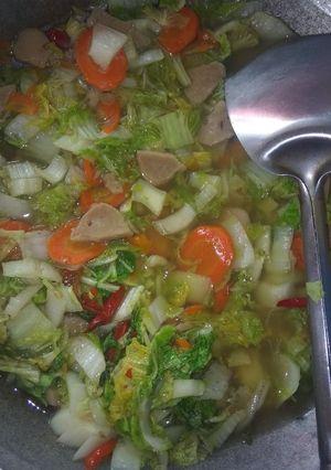 Foto resep Tumis kuah sawi putih wortel bakso