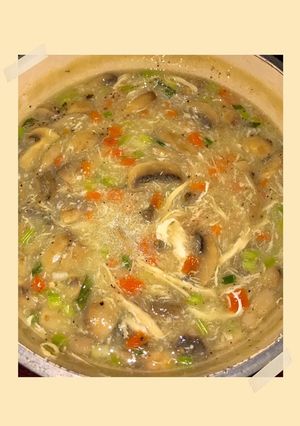 Hình của món Soup gà nấm rau củ 🍲.
