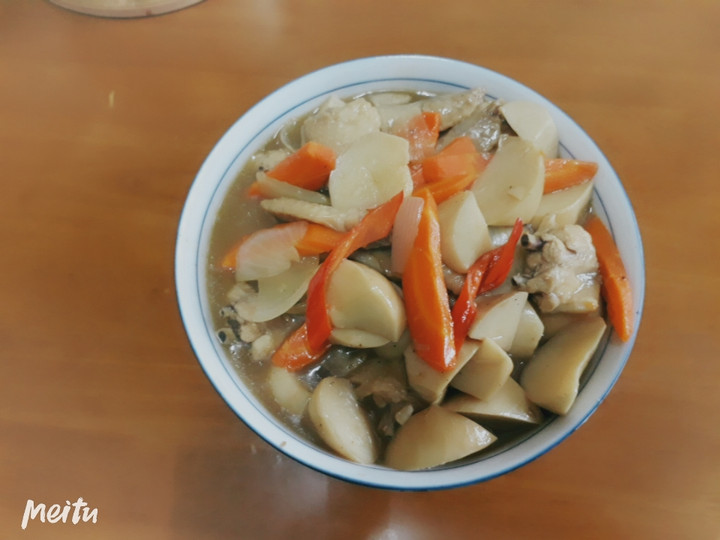 Bagaimana Membuat Jamur tiram, sayap ayam masak kuah Bahan Sederhana