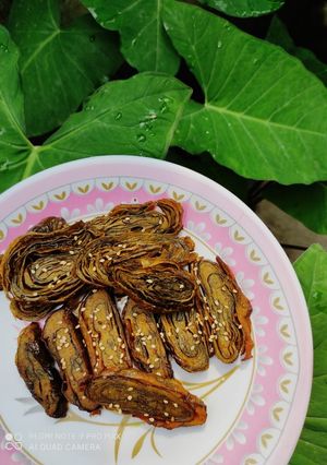 अळूवडी (aluvadi recipe in marathi) रेसिपी चे मुख्य फोटो