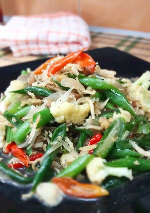 Foto resep Tumis Buncis, Jamur, Bunga Kol Teri Pedas
