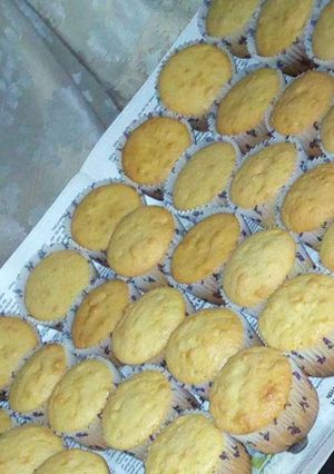 A picture of Vanilla cupcakes.