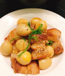 thịt lợn kho trứng cút