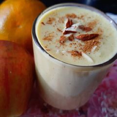 A picture of Apple orange oats smoothy.