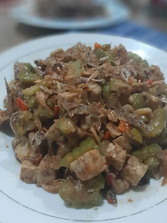Cara Mudah Menyiapkan Resep Tumis pare tempe teri yang Menggugah Selera Anti Ribet, Bikin Ngiler