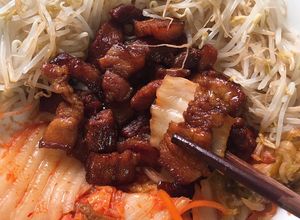 Hình của món Ba chỉ om xì dầu chua ngọt.