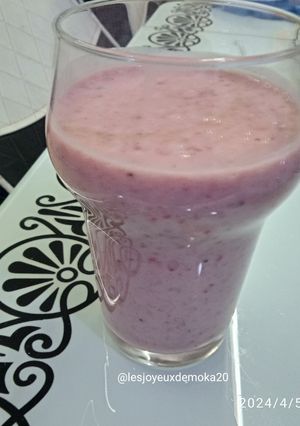 Une photo de Smoothie fraise 🍓/ banane 🍌