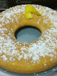 Una foto de Bizcocho 🍰 de limón 🍋