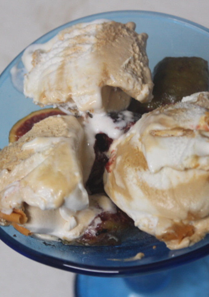 Una foto de Copa de higos con helado