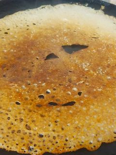 ஆனியன் ரவா தோசை (onion rava dosa recipe in tamil) செய்முறை முக்கிய புகைப்படம்