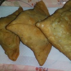 A picture of Allu ke samosy.