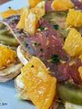 Ensalada de tomate, champiñón y mojama con cítricos