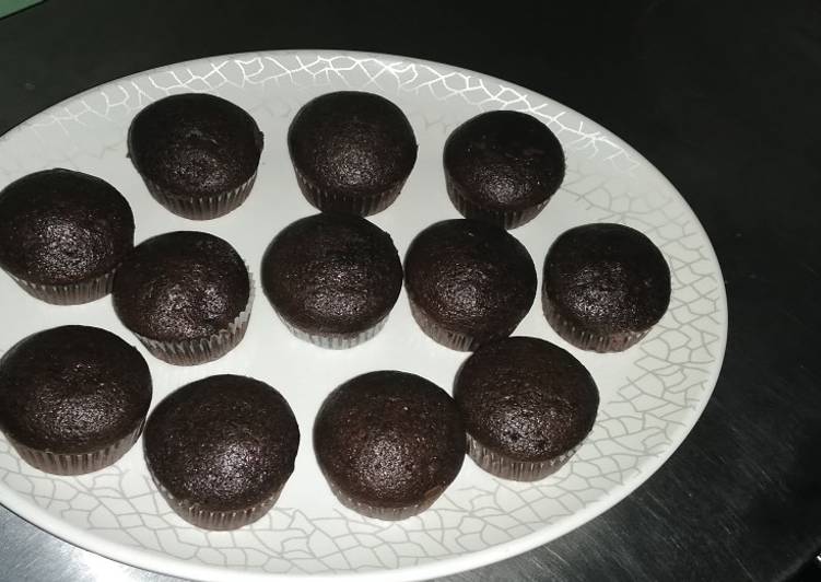 Steps to Make Tasty Rich chocolate cupcakes