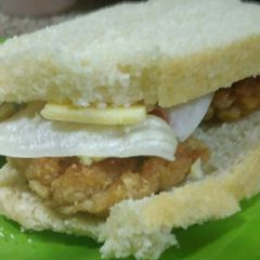 A picture of Fried chicken sandwich.