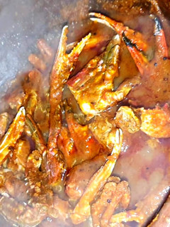 A picture of Leo's Spicy Crab Masala using Earthenware Kadai.