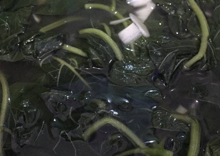 Sayur bayam ala anak kos