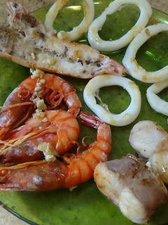 Una foto de Parrillada de pescado y marisco