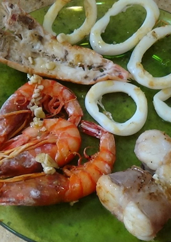 Una foto de Parrillada de pescado y marisco