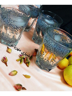 عکسی از دستور شربت نعنا و تخم شربتی به همراه کمی پودر هل